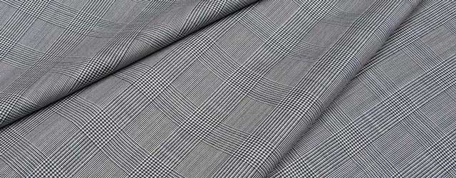 Worsted wool fabric