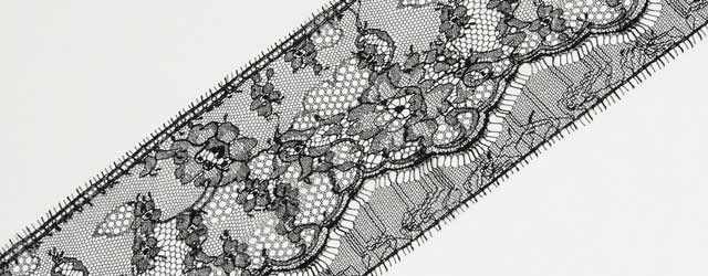 Silk Chantilly lace trim