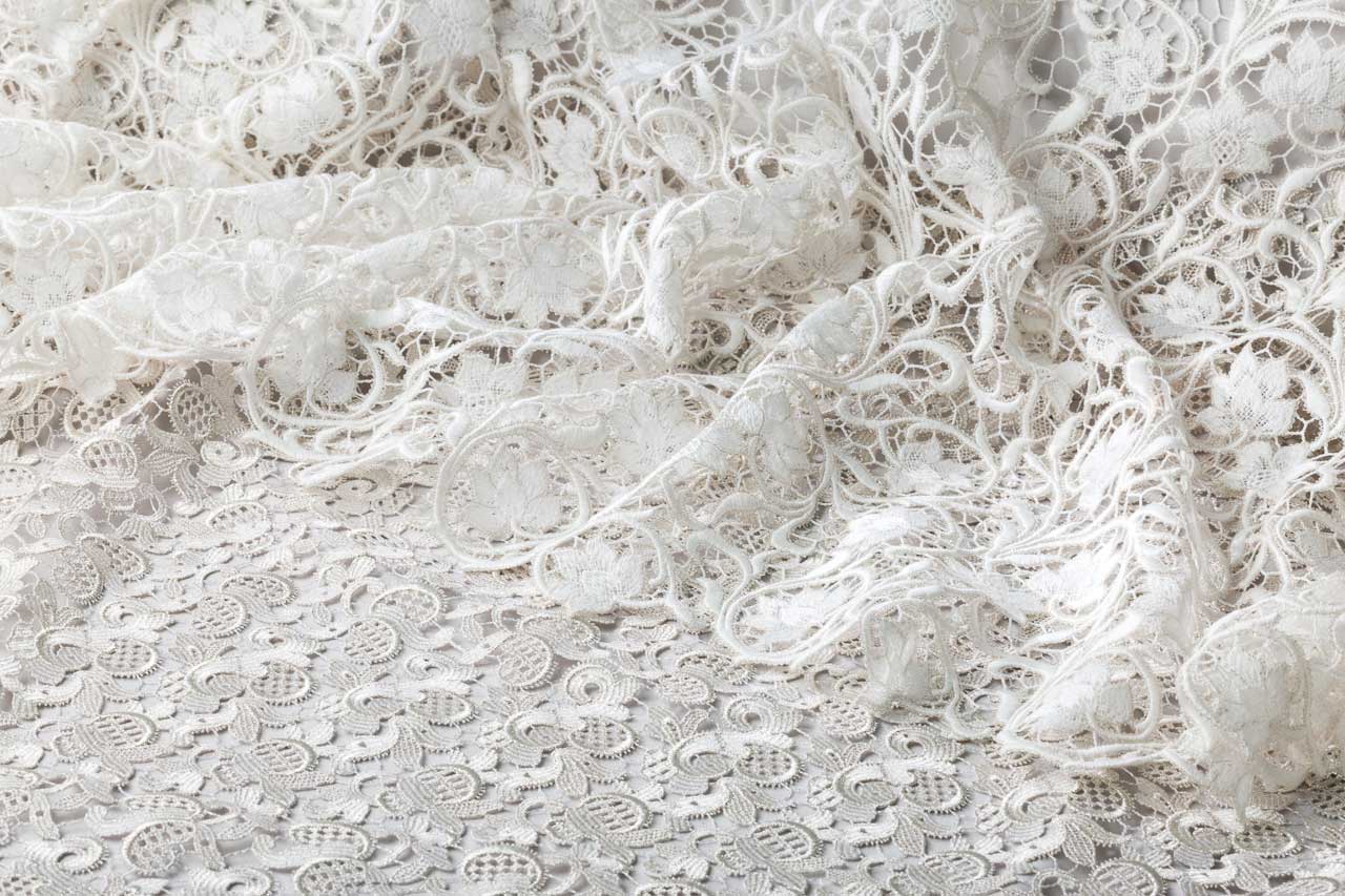 Wedding Dress Fabric: Luxury Lace Types and Designer's Bridal Fabric ...