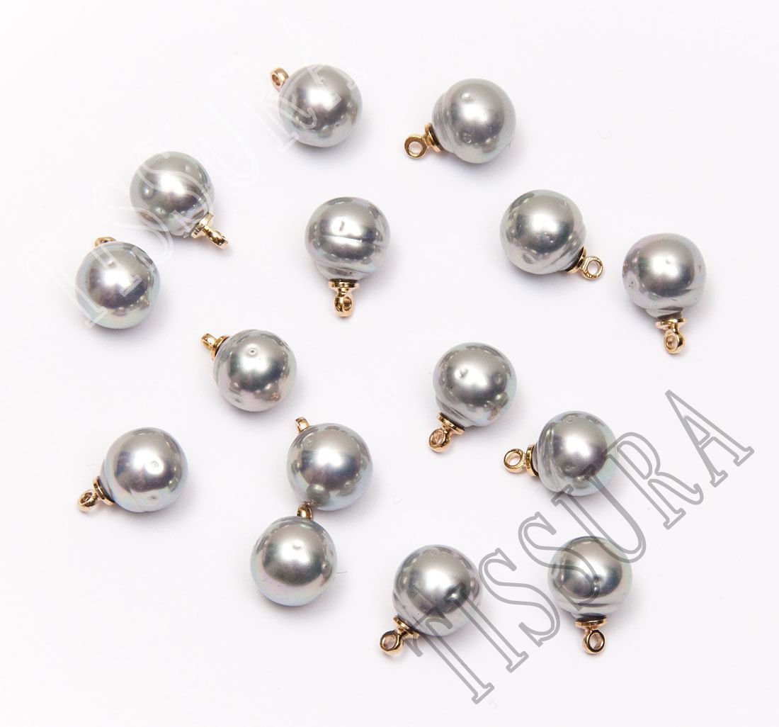 Mother of Pearl Buttons: Mother of Pearl/ Shell Ball Women Buttons from  Italy by Secondo Stefano Pavese, SKU 00056364 at $8.1 — Buy Women Buttons  Online
